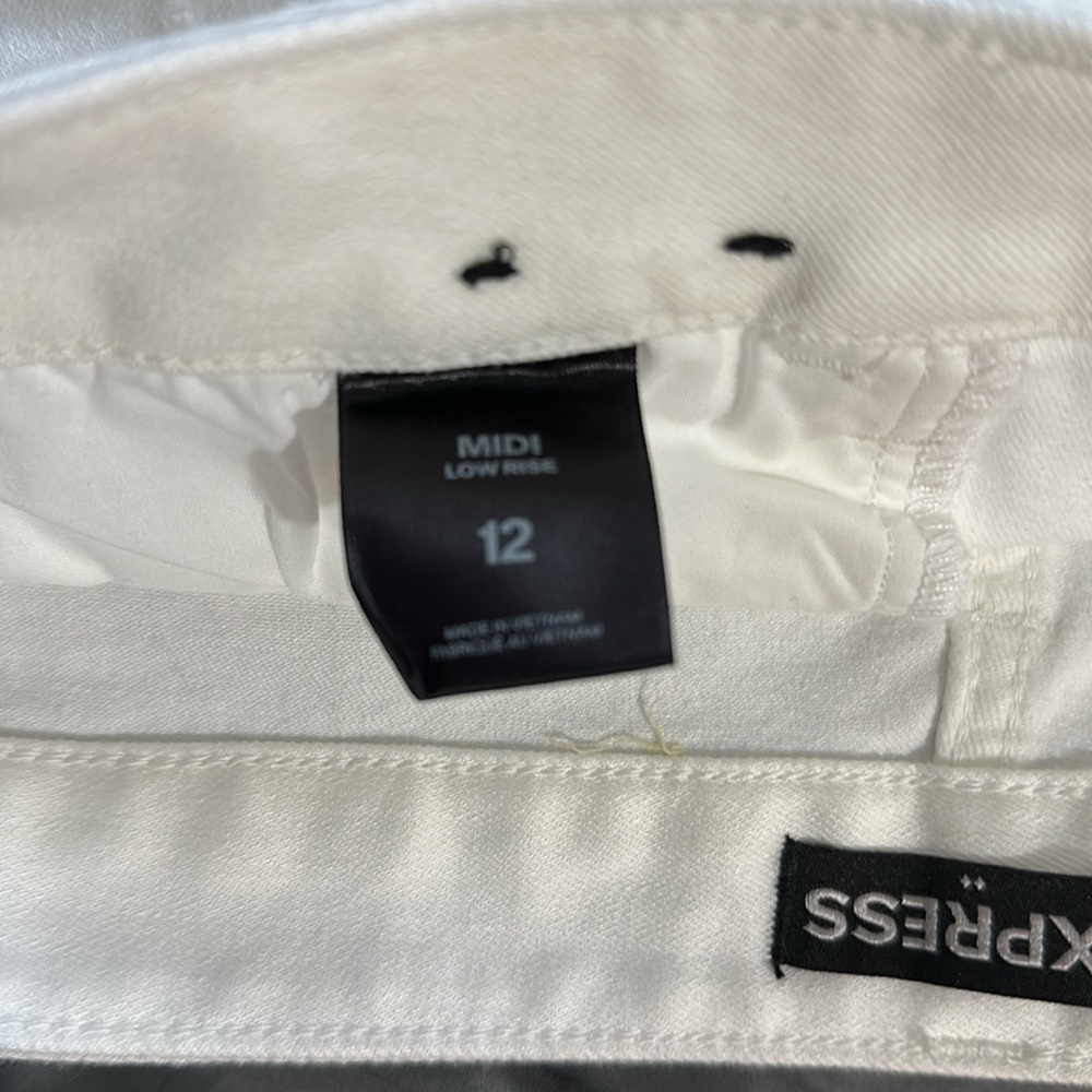 Shorts - Picture 4 of 4